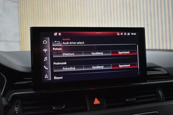 Audi A4 2.0 TDI S-LINE*ACC*TAŽNÉ*DPH* - foto 28