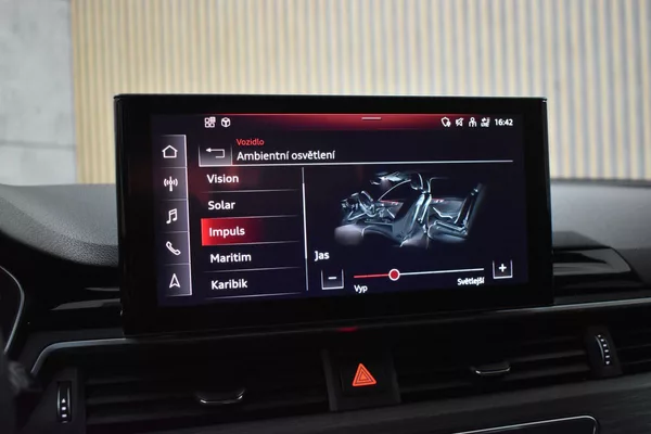 Audi A4 2.0 TDI S-LINE*ACC*TAŽNÉ*DPH* - foto 29