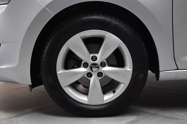 Škoda Rapid 1.2 TSI 63kW*2xKOLA*AUT.KLIMA* - foto 24