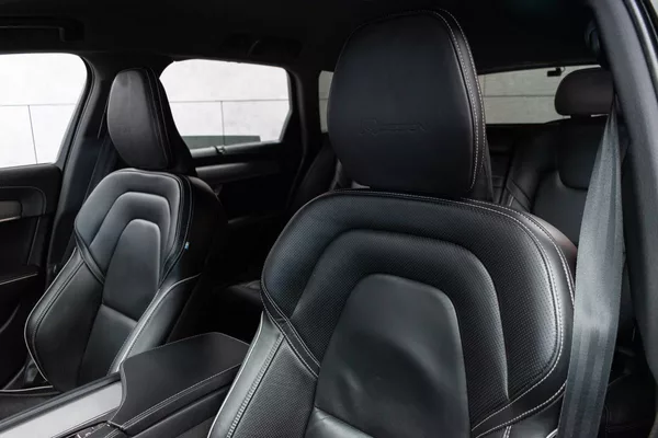 Volvo V90 D5 AWD R-DESIGN*HARMAN/KARDON* - foto 19