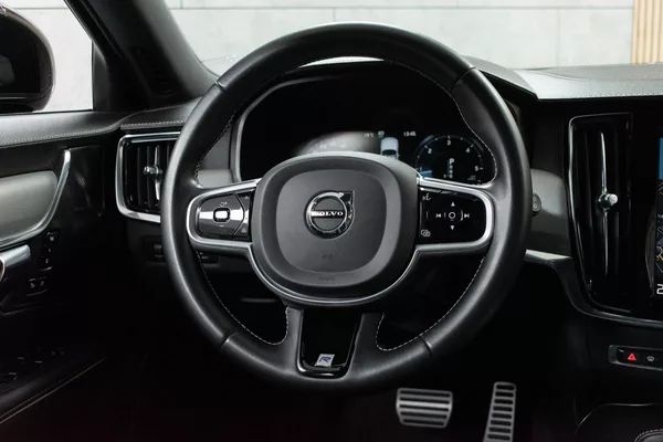 Volvo V90 D5 AWD R-DESIGN*HARMAN/KARDON* - foto 20