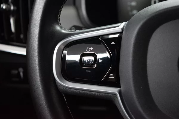 Volvo V90 D5 AWD R-DESIGN*HARMAN/KARDON* - foto 21