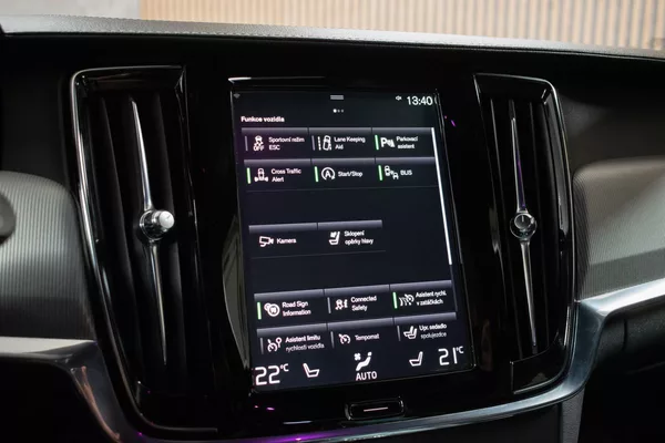 Volvo V90 D5 AWD R-DESIGN*HARMAN/KARDON* - foto 28