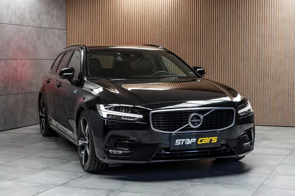 Volvo V90 D5 AWD R-DESIGN*HARMAN/KARDON* - foto 3