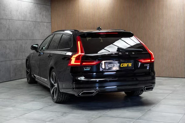 Volvo V90 D5 AWD R-DESIGN*HARMAN/KARDON* - foto 4