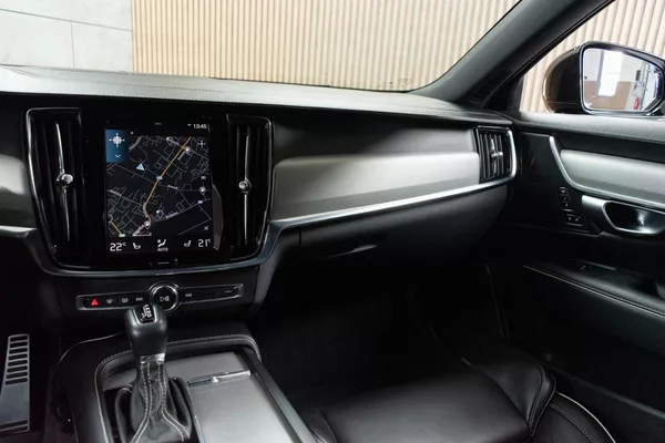 Volvo V90 D5 AWD R-DESIGN*HARMAN/KARDON* - foto 9