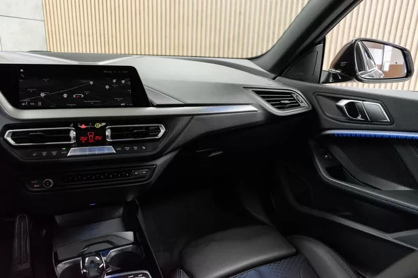 BMW Řada 2 218d ///MSPORT*TAŽNÉ*DPH*ČR 1M - foto 9