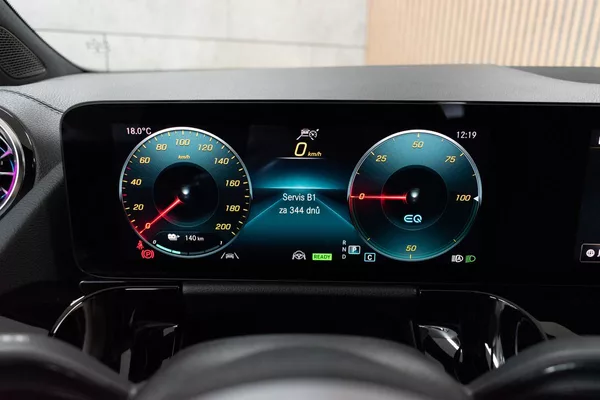 Mercedes-Benz EQA 250 EDITION 1*SoH 97%*TAŽNÉ*ČR - foto 23