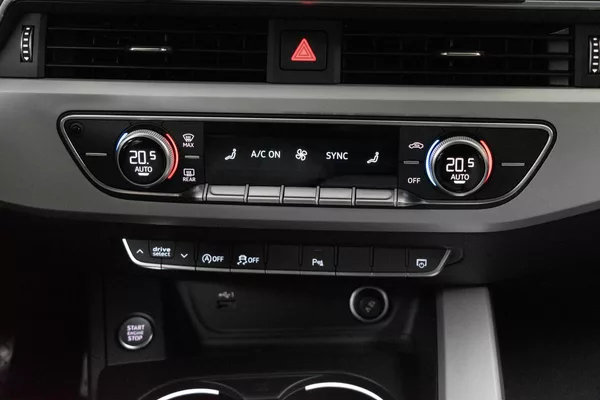 Audi A4 2.0 TDI KAMERA*ACC*VIRTUAL*DPH - foto 24