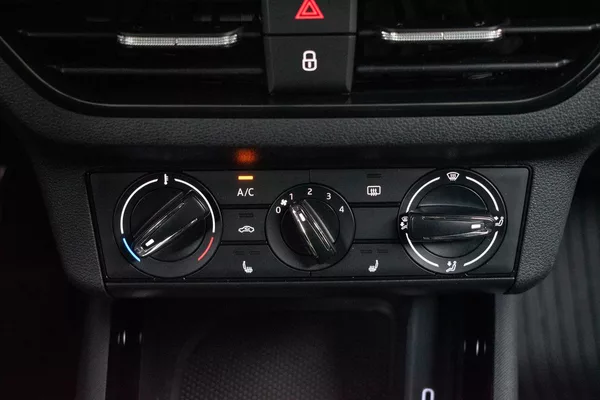 Škoda Scala 1.6 TDI DRIVE 125 YEARS*ČR 1.M - foto 19