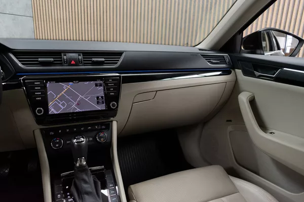 Škoda Superb 2.0 TSI 206kW L&K 4x4*TAŽNÉ*ČR - foto 10