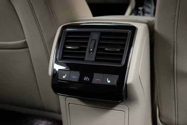 Škoda Superb 2.0 TSI 206kW L&K 4x4*TAŽNÉ*ČR - foto 15
