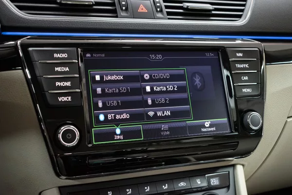 Škoda Superb 2.0 TSI 206kW L&K 4x4*TAŽNÉ*ČR - foto 30