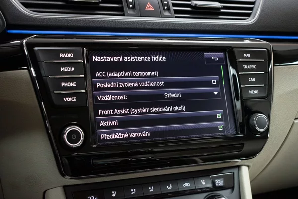 Škoda Superb 2.0 TSI 206kW L&K 4x4*TAŽNÉ*ČR - foto 33