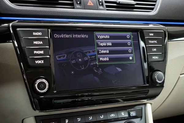 Škoda Superb 2.0 TSI 206kW L&K 4x4*TAŽNÉ*ČR - foto 37