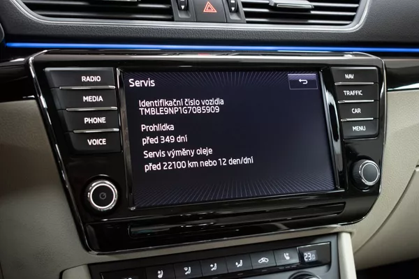 Škoda Superb 2.0 TSI 206kW L&K 4x4*TAŽNÉ*ČR - foto 38
