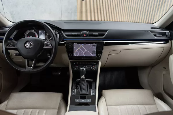Škoda Superb 2.0 TSI 206kW L&K 4x4*TAŽNÉ*ČR - foto 8
