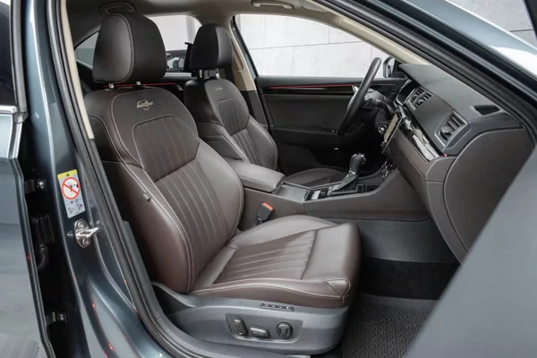 Škoda Superb 2.0 TDI L&K*2xKOLA*DSG*ACC*ČR* - foto 11