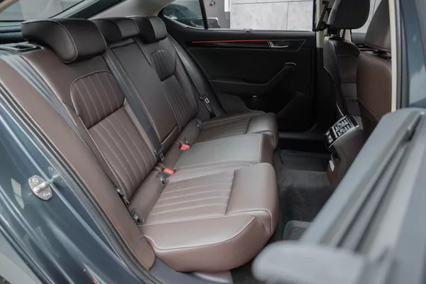 Škoda Superb 2.0 TDI L&K*2xKOLA*DSG*ACC*ČR* - foto 13