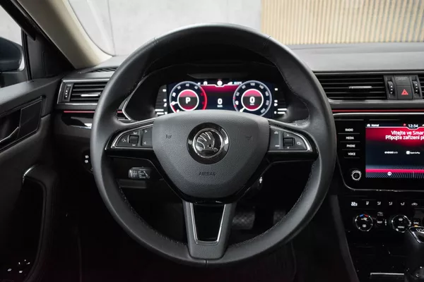 Škoda Superb 2.0 TDI L&K*2xKOLA*DSG*ACC*ČR* - foto 21