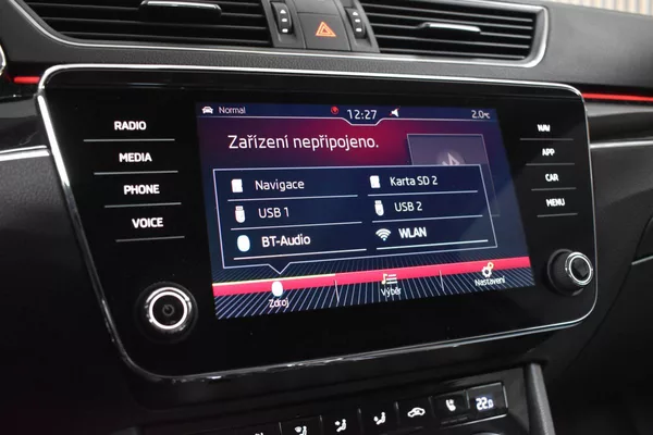 Škoda Superb 2.0 TDI L&K*2xKOLA*DSG*ACC*ČR* - foto 29