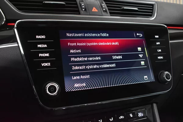 Škoda Superb 2.0 TDI L&K*2xKOLA*DSG*ACC*ČR* - foto 34