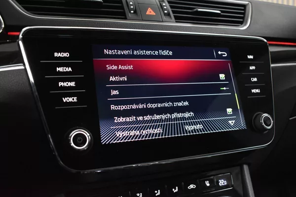 Škoda Superb 2.0 TDI L&K*2xKOLA*DSG*ACC*ČR* - foto 35