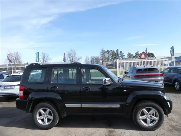 Jeep Cherokee 3,7 L 151kW 4x4, automat - foto 10
