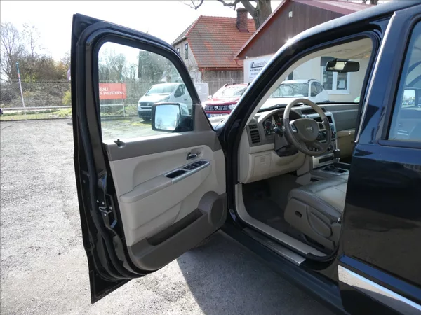Jeep Cherokee 3,7 L 151kW 4x4, automat - foto 13