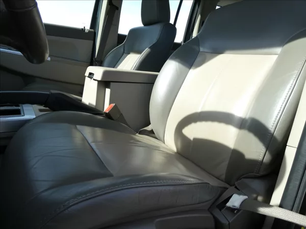 Jeep Cherokee 3,7 L 151kW 4x4, automat - foto 26