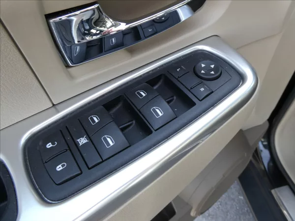 Jeep Cherokee 3,7 L 151kW 4x4, automat - foto 27