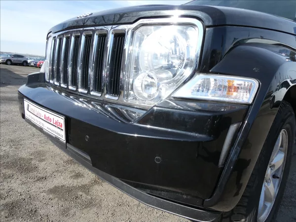 Jeep Cherokee 3,7 L 151kW 4x4, automat - foto 4