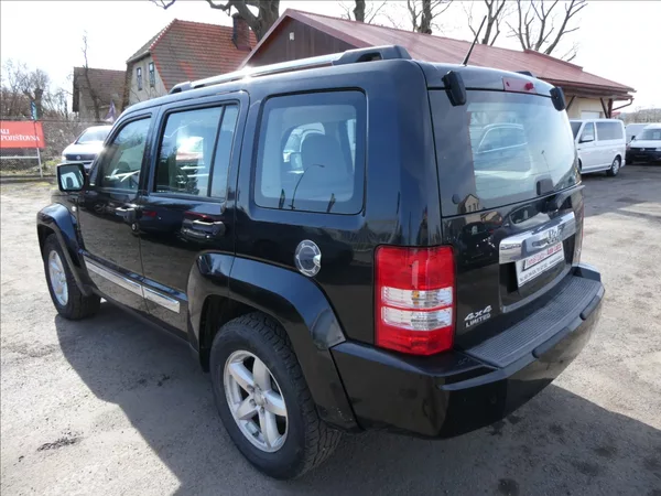 Jeep Cherokee 3,7 L 151kW 4x4, automat - foto 6