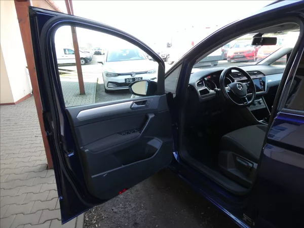Volkswagen Touran 1,2 TSi 81kW 7.míst, NAVI - foto 20