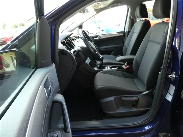 Volkswagen Touran 1,2 TSi 81kW 7.míst, NAVI - foto 21