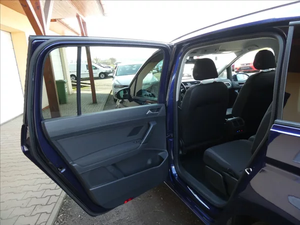 Volkswagen Touran 1,2 TSi 81kW 7.míst, NAVI - foto 22