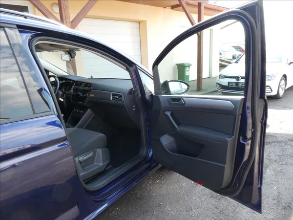 Volkswagen Touran 1,2 TSi 81kW 7.míst, NAVI - foto 25