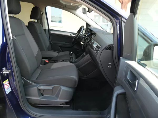 Volkswagen Touran 1,2 TSi 81kW 7.míst, NAVI - foto 26