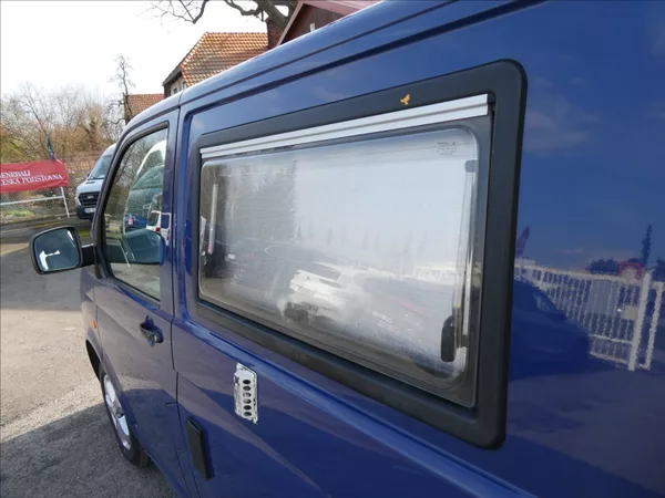 Volkswagen T5 California 2,5 TDi 96kW obytný vůz - foto 16