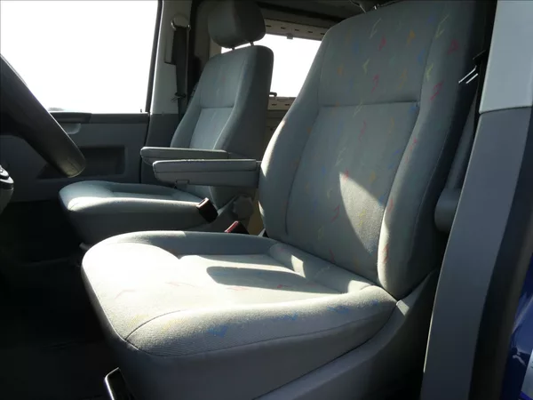 Volkswagen T5 California 2,5 TDi 96kW obytný vůz - foto 26