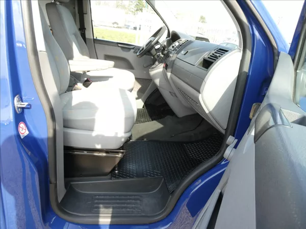 Volkswagen T5 California 2,5 TDi 96kW obytný vůz - foto 29