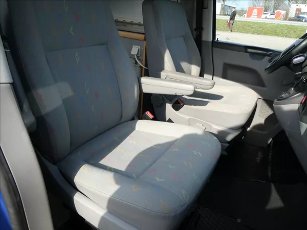 Volkswagen T5 California 2,5 TDi 96kW obytný vůz - foto 30