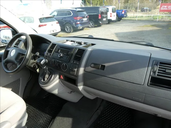 Volkswagen T5 California 2,5 TDi 96kW obytný vůz - foto 31