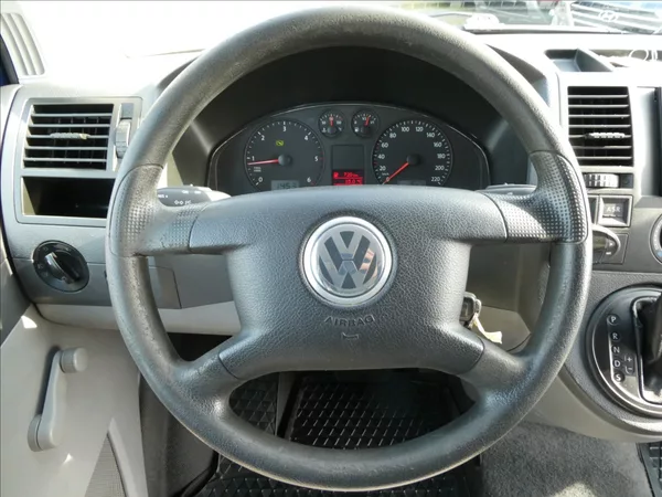 Volkswagen T5 California 2,5 TDi 96kW obytný vůz - foto 33
