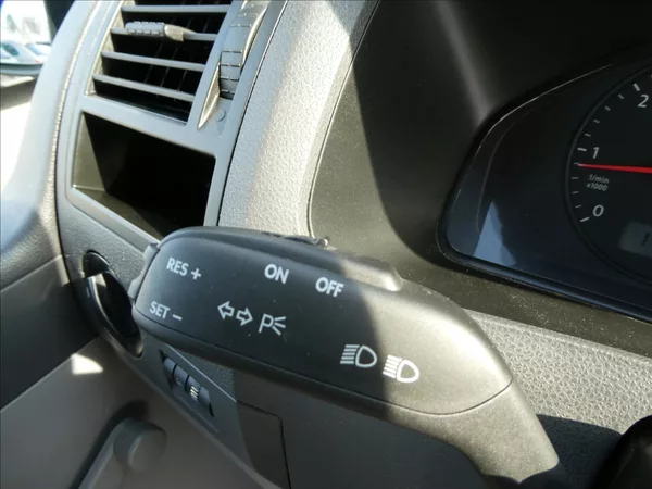 Volkswagen T5 California 2,5 TDi 96kW obytný vůz - foto 34