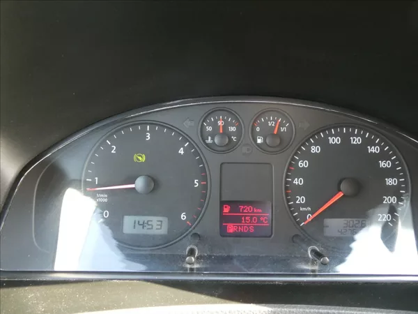 Volkswagen T5 California 2,5 TDi 96kW obytný vůz - foto 36