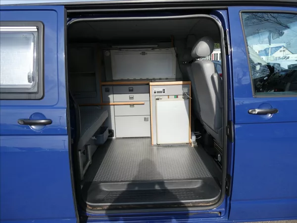 Volkswagen T5 California 2,5 TDi 96kW obytný vůz - foto 37