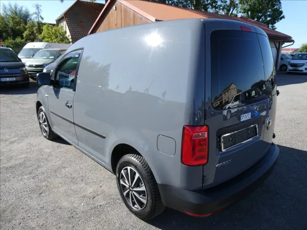Volkswagen Caddy 2,0 TDi Basis,po rozvodech,TOP - foto 7