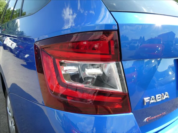 Škoda Fabia 1,0 TSi 70kW STYLE, ČR - foto 11