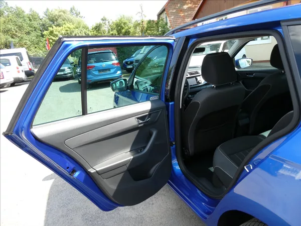 Škoda Fabia 1,0 TSi 70kW STYLE, ČR - foto 22